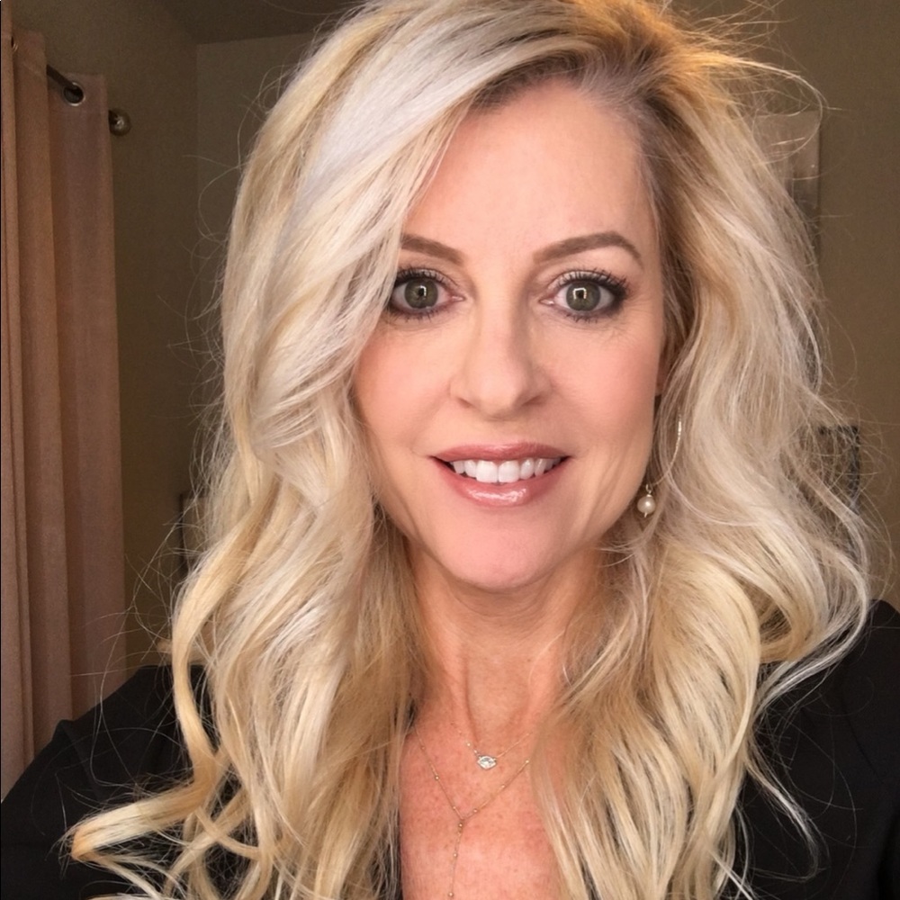 Meet your Posher, Liz.